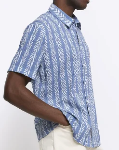 River Island regular fit crinkle arrow print shirt Blue Outlet
