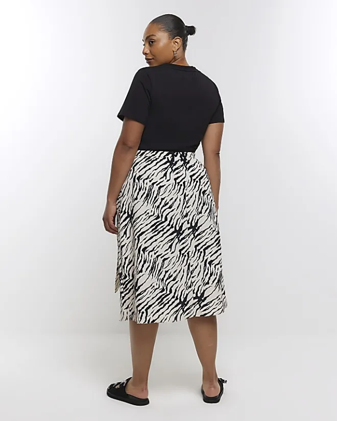 River Island Plus animal print t-shirt midi dress Black Outlet